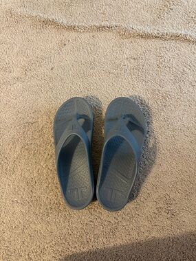 Women's Gray Foam Flip Flop Sandals - Lightweight Everyday Comfort
